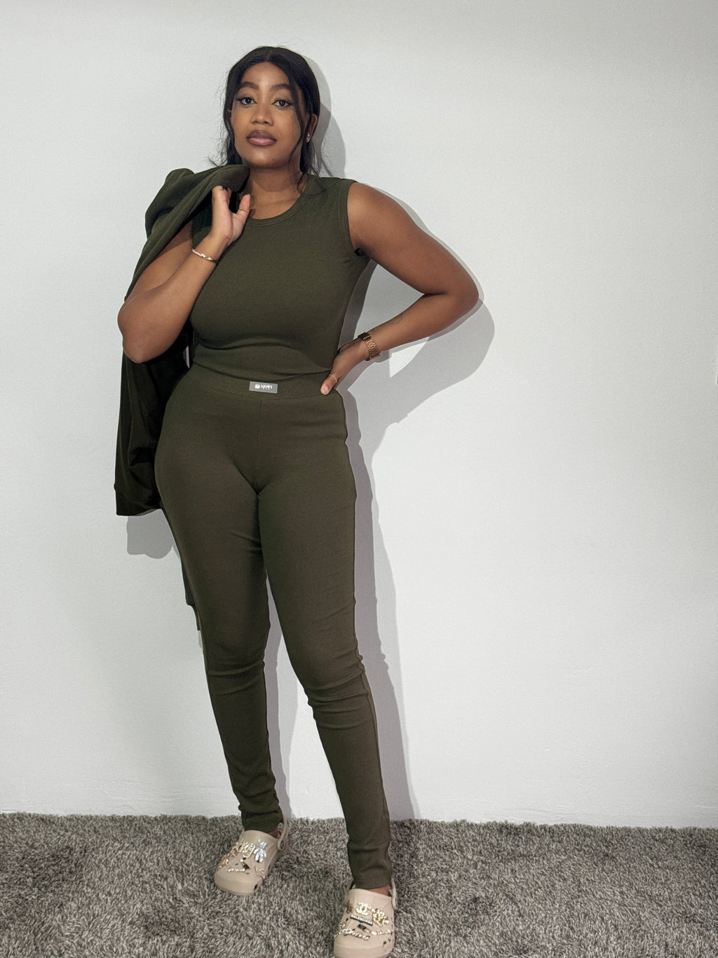 comfortabel plussize huispak in olijf groen